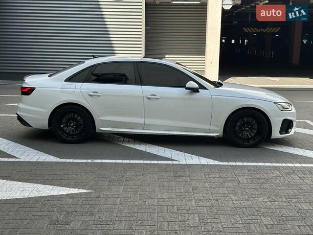 Білий Ауді А4, об'ємом двигуна 2 л та пробігом 47 тис. км за 30990 $, фото 11 на Automoto.ua
