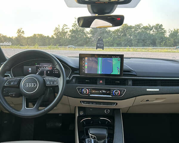 Белый Ауди А4, объемом двигателя 2 л и пробегом 77 тыс. км за 32700 $, фото 11 на Automoto.ua