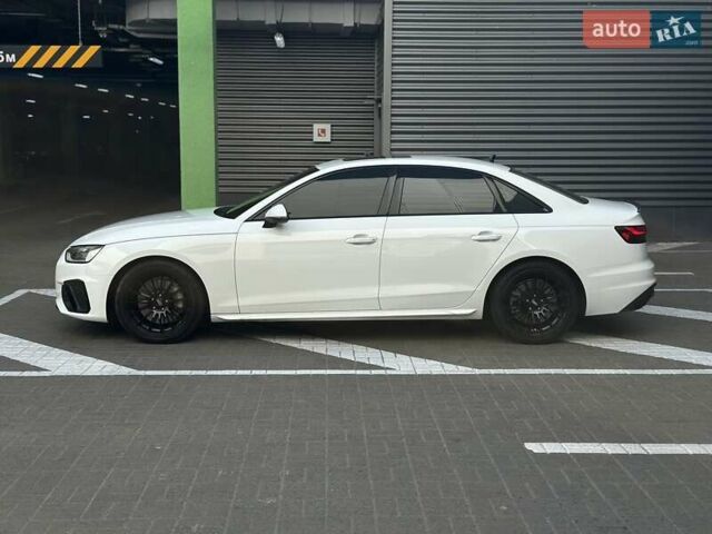 Білий Ауді А4, об'ємом двигуна 2 л та пробігом 47 тис. км за 30990 $, фото 5 на Automoto.ua