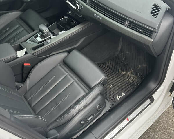 Білий Ауді А4, об'ємом двигуна 1.98 л та пробігом 32 тис. км за 31999 $, фото 11 на Automoto.ua