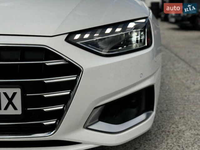 Белый Ауди А4, объемом двигателя 2 л и пробегом 16 тыс. км за 28999 $, фото 8 на Automoto.ua