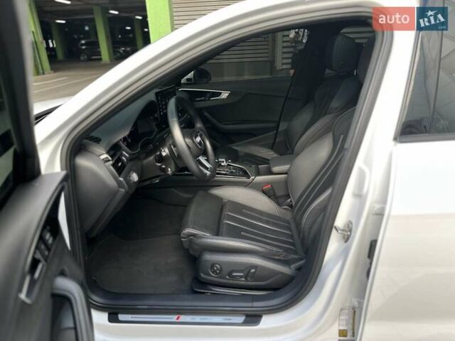 Білий Ауді А4, об'ємом двигуна 2 л та пробігом 47 тис. км за 30990 $, фото 19 на Automoto.ua