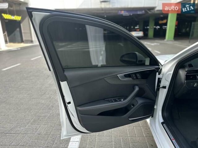 Білий Ауді А4, об'ємом двигуна 2 л та пробігом 47 тис. км за 30990 $, фото 14 на Automoto.ua