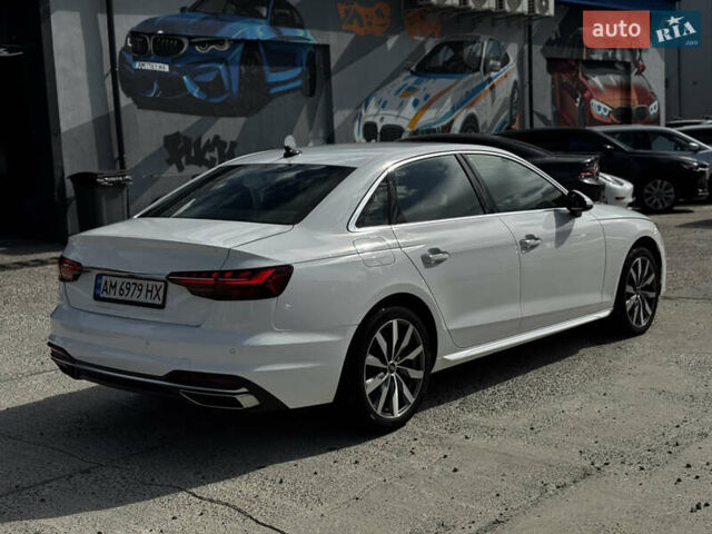 Белый Ауди А4, объемом двигателя 2 л и пробегом 16 тыс. км за 28999 $, фото 3 на Automoto.ua
