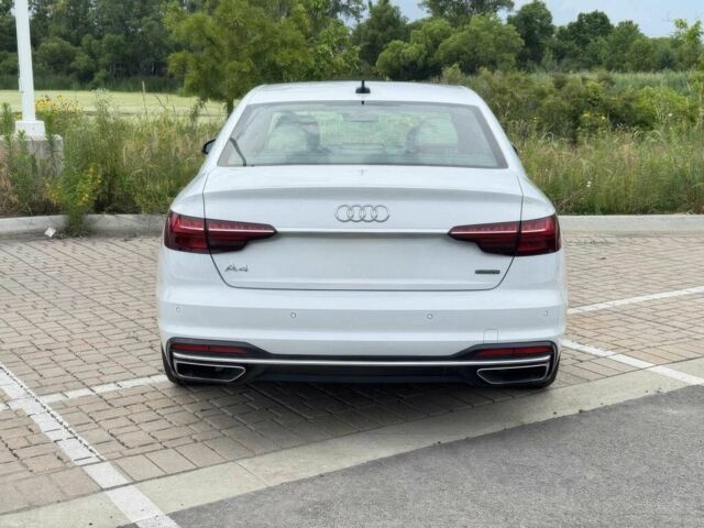 Белый Ауди А4, объемом двигателя 2 л и пробегом 22 тыс. км за 27900 $, фото 4 на Automoto.ua