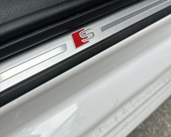 Білий Ауді А4, об'ємом двигуна 1.98 л та пробігом 32 тис. км за 31999 $, фото 17 на Automoto.ua