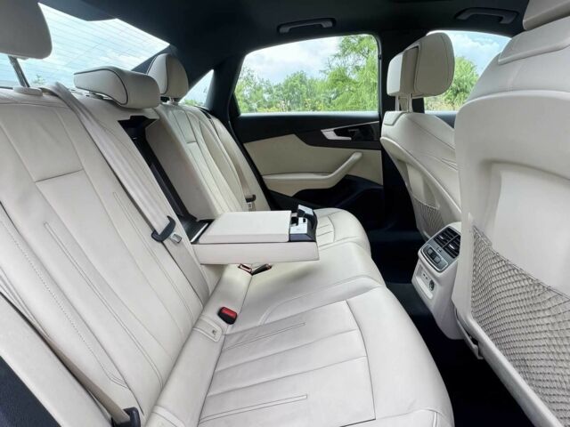Белый Ауди А4, объемом двигателя 2 л и пробегом 29 тыс. км за 15000 $, фото 10 на Automoto.ua
