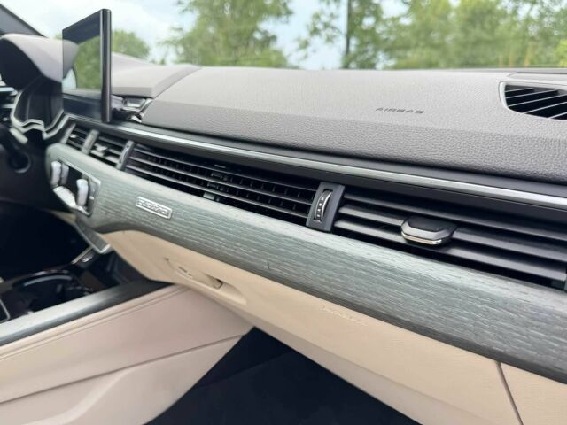 Белый Ауди А4, объемом двигателя 2 л и пробегом 22 тыс. км за 27900 $, фото 6 на Automoto.ua