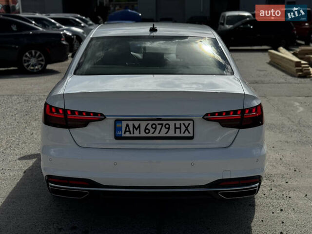 Белый Ауди А4, объемом двигателя 2 л и пробегом 16 тыс. км за 28999 $, фото 7 на Automoto.ua