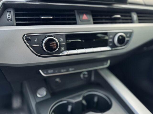 Білий Ауді А4, об'ємом двигуна 2 л та пробігом 35 тис. км за 39690 $, фото 4 на Automoto.ua