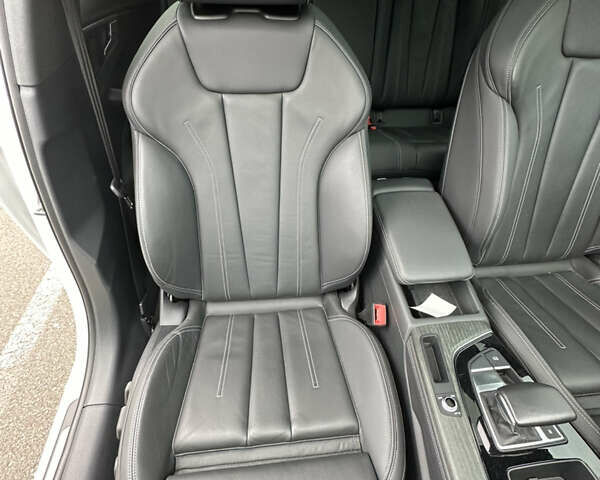 Білий Ауді А4, об'ємом двигуна 1.98 л та пробігом 32 тис. км за 31999 $, фото 16 на Automoto.ua