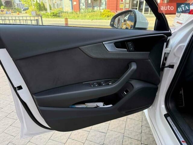 Белый Ауди А4, объемом двигателя 2 л и пробегом 47 тыс. км за 40900 $, фото 11 на Automoto.ua