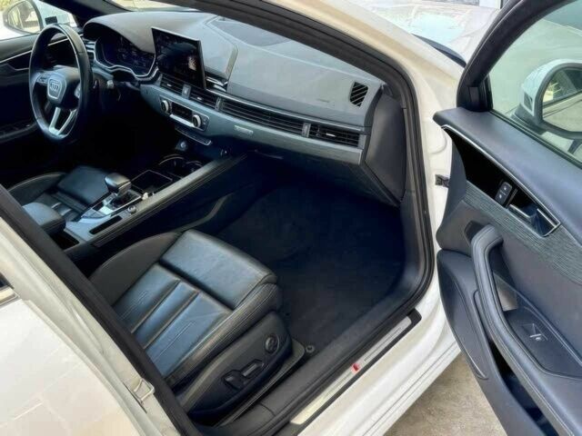 Белый Ауди А4, объемом двигателя 2 л и пробегом 22 тыс. км за 15000 $, фото 8 на Automoto.ua