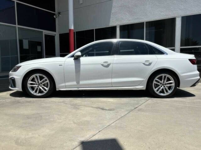 Белый Ауди А4, объемом двигателя 2 л и пробегом 22 тыс. км за 15000 $, фото 3 на Automoto.ua