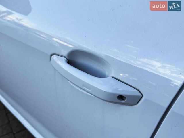 Белый Ауди А4, объемом двигателя 2 л и пробегом 47 тыс. км за 40900 $, фото 9 на Automoto.ua