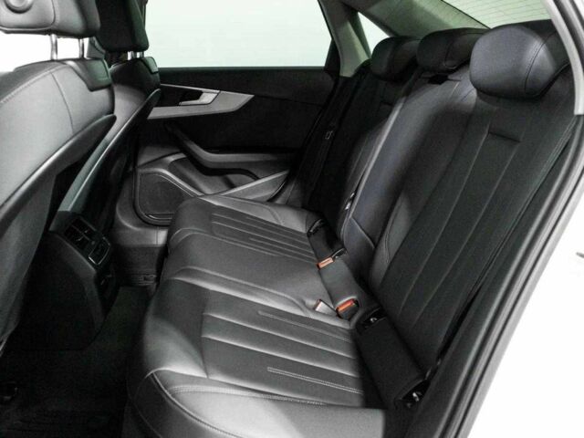 Белый Ауди А4, объемом двигателя 2 л и пробегом 79 тыс. км за 23000 $, фото 9 на Automoto.ua