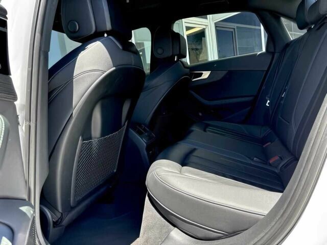 Белый Ауди А4, объемом двигателя 2 л и пробегом 22 тыс. км за 15000 $, фото 14 на Automoto.ua
