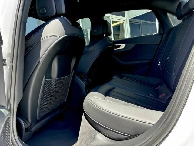 Белый Ауди А4, объемом двигателя 2 л и пробегом 22 тыс. км за 15000 $, фото 13 на Automoto.ua