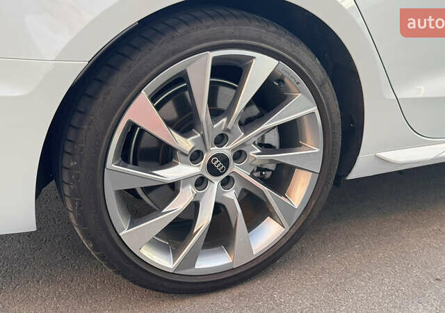 Белый Ауди А4, объемом двигателя 1.98 л и пробегом 15 тыс. км за 35500 $, фото 10 на Automoto.ua