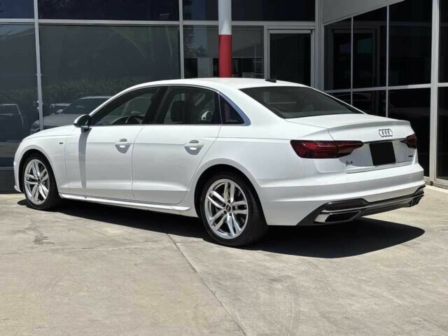 Белый Ауди А4, объемом двигателя 2 л и пробегом 22 тыс. км за 15000 $, фото 4 на Automoto.ua