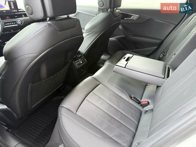 Белый Ауди А4, объемом двигателя 2 л и пробегом 28 тыс. км за 32000 $, фото 14 на Automoto.ua