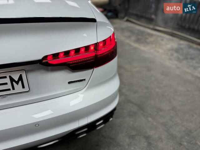 Белый Ауди А4, объемом двигателя 1.98 л и пробегом 16 тыс. км за 37900 $, фото 58 на Automoto.ua