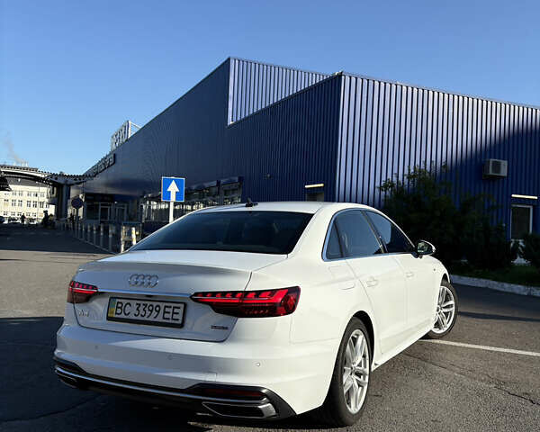 Белый Ауди А4, объемом двигателя 1.98 л и пробегом 9 тыс. км за 36500 $, фото 3 на Automoto.ua