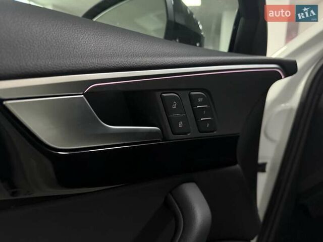 Белый Ауди А4, объемом двигателя 2 л и пробегом 18 тыс. км за 35500 $, фото 9 на Automoto.ua