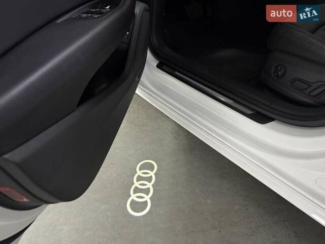 Белый Ауди А4, объемом двигателя 2 л и пробегом 18 тыс. км за 35500 $, фото 6 на Automoto.ua