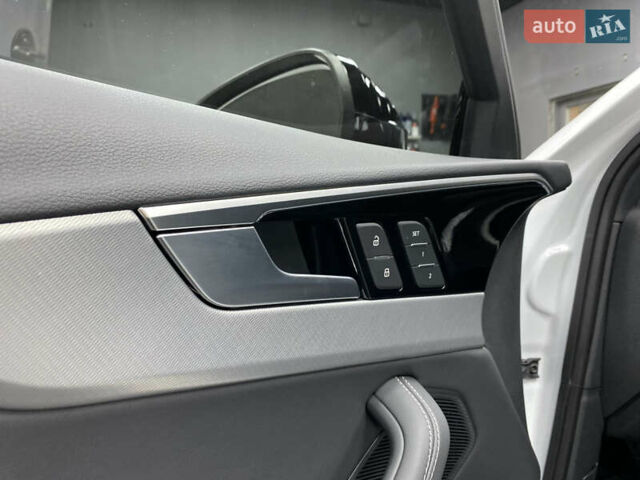 Белый Ауди А4, объемом двигателя 1.98 л и пробегом 16 тыс. км за 37900 $, фото 37 на Automoto.ua