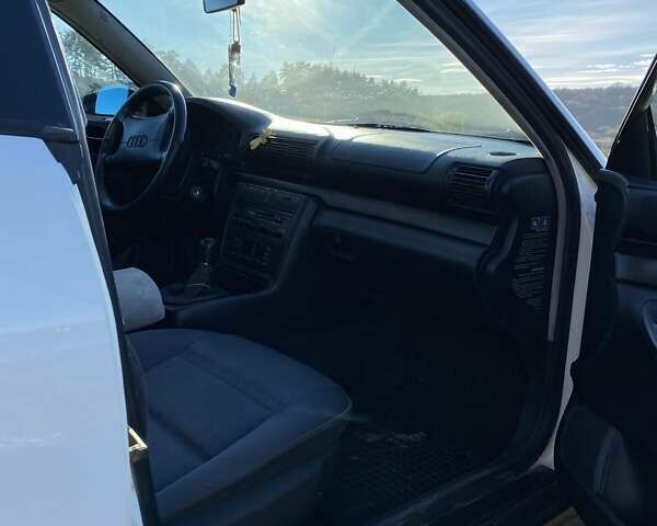 Белый Ауди А4, объемом двигателя 1.9 л и пробегом 600 тыс. км за 4499 $, фото 20 на Automoto.ua