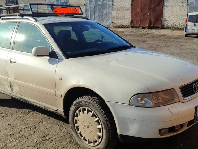 Белый Ауди А4, объемом двигателя 2.5 л и пробегом 300 тыс. км за 2200 $, фото 2 на Automoto.ua