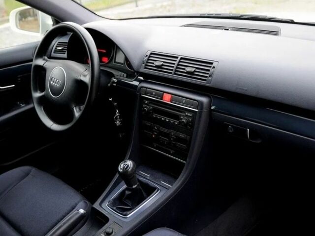 Белый Ауди А4, объемом двигателя 1.9 л и пробегом 228 тыс. км за 1850 $, фото 6 на Automoto.ua