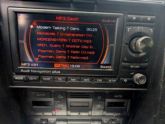 Белый Ауди А4, объемом двигателя 2.7 л и пробегом 333 тыс. км за 6850 $, фото 8 на Automoto.ua