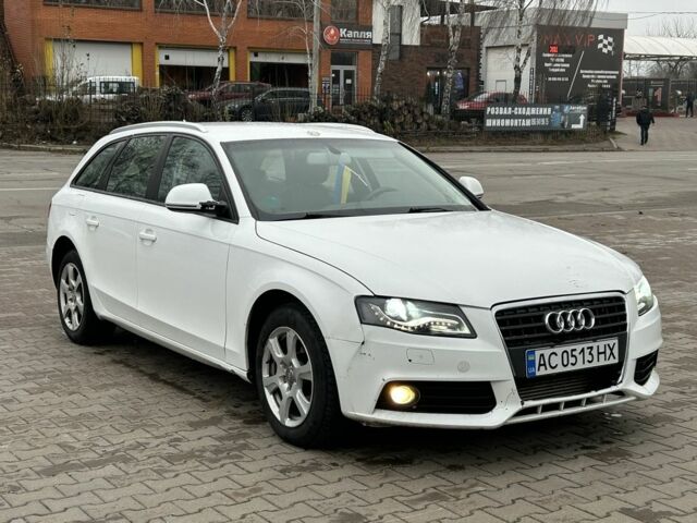 Белый Ауди А4, объемом двигателя 2 л и пробегом 340 тыс. км за 4250 $, фото 6 на Automoto.ua