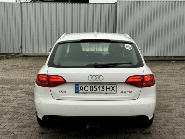 Белый Ауди А4, объемом двигателя 2 л и пробегом 340 тыс. км за 4250 $, фото 3 на Automoto.ua
