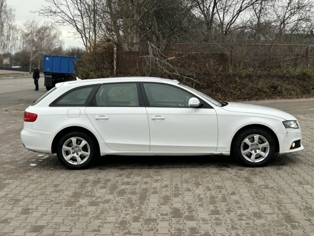 Белый Ауди А4, объемом двигателя 2 л и пробегом 340 тыс. км за 4250 $, фото 5 на Automoto.ua