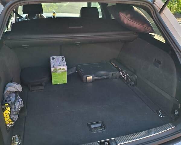 Белый Ауди А4, объемом двигателя 2 л и пробегом 245 тыс. км за 8200 $, фото 3 на Automoto.ua