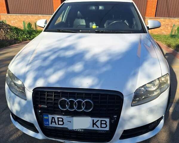 Белый Ауди А4, объемом двигателя 2 л и пробегом 245 тыс. км за 8200 $, фото 2 на Automoto.ua