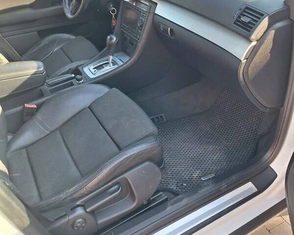 Белый Ауди А4, объемом двигателя 2 л и пробегом 245 тыс. км за 8200 $, фото 6 на Automoto.ua