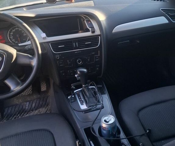 Білий Ауді А4, об'ємом двигуна 1.8 л та пробігом 282 тис. км за 6700 $, фото 4 на Automoto.ua