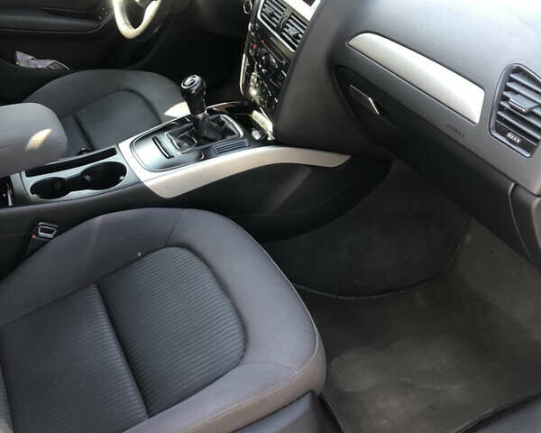 Білий Ауді А4, об'ємом двигуна 1.8 л та пробігом 162 тис. км за 8900 $, фото 7 на Automoto.ua