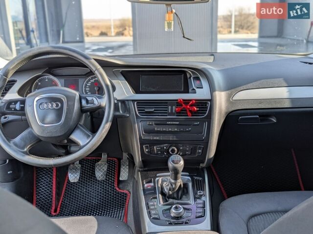 Білий Ауді А4, об'ємом двигуна 2 л та пробігом 304 тис. км за 6900 $, фото 17 на Automoto.ua