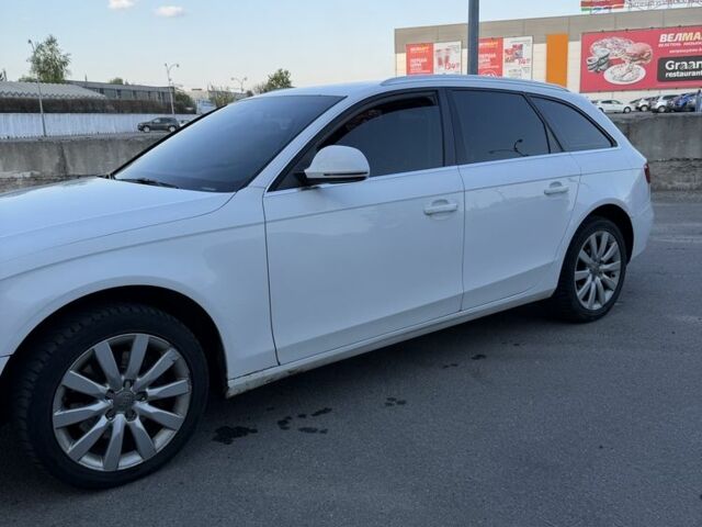 Белый Ауди А4, объемом двигателя 2 л и пробегом 300 тыс. км за 7500 $, фото 3 на Automoto.ua