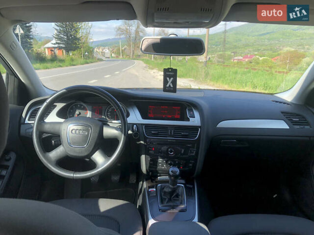 Білий Ауді А4, об'ємом двигуна 1.8 л та пробігом 162 тис. км за 8900 $, фото 5 на Automoto.ua