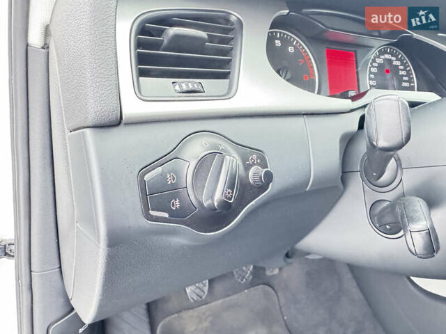 Белый Ауди А4, объемом двигателя 1.8 л и пробегом 217 тыс. км за 9450 $, фото 27 на Automoto.ua