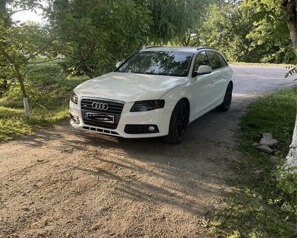Білий Ауді А4, об'ємом двигуна 2 л та пробігом 186 тис. км за 7500 $, фото 6 на Automoto.ua