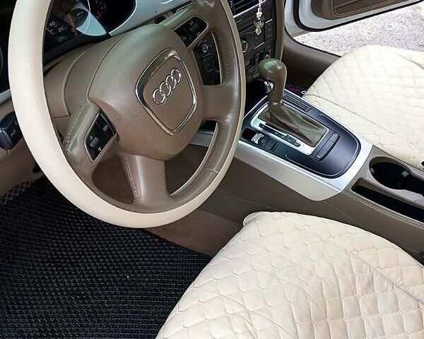 Білий Ауді А4, об'ємом двигуна 2 л та пробігом 268 тис. км за 12000 $, фото 7 на Automoto.ua