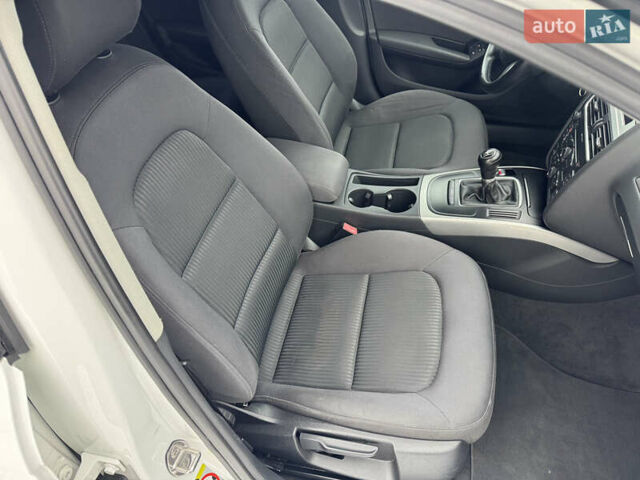 Белый Ауди А4, объемом двигателя 1.8 л и пробегом 217 тыс. км за 9450 $, фото 53 на Automoto.ua