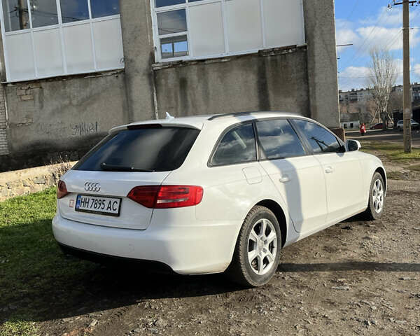 Белый Ауди А4, объемом двигателя 2 л и пробегом 267 тыс. км за 9000 $, фото 2 на Automoto.ua